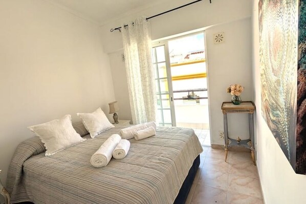 1 chambre, fer et planche à repasser, Wi-Fi, draps fournis