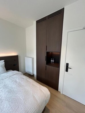Coffres-forts dans les chambres, bureau