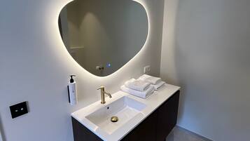 Comfort Double Room | Bathroom
