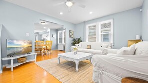 TV, offices - NEW 3br/2ba Beach Home 2.5 blks to Beach! (Ventnor City)