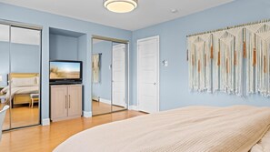 3 Schlafzimmer, Schreibtisch, Bügeleisen/Bügelbrett, WLAN