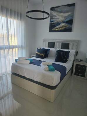 3 habitaciones, tabla de planchar con plancha y wifi gratis