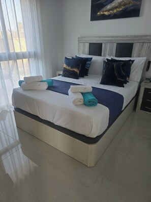 3 bedrooms, iron/ironing board, free WiFi, bed sheets - Mallorca Oasis Villa (Rojales)
