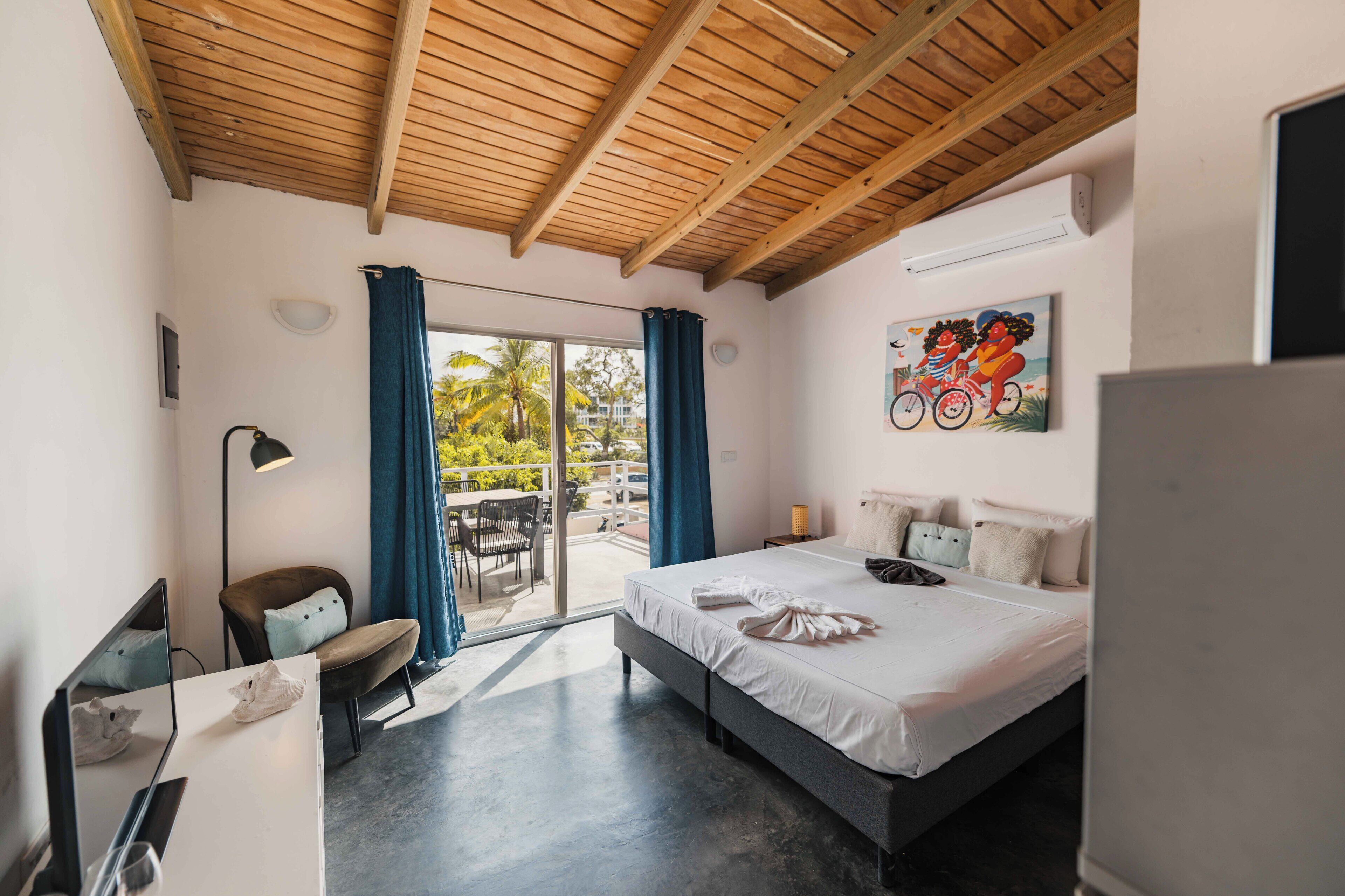 Studio Suite, 1 King Bed | Free WiFi