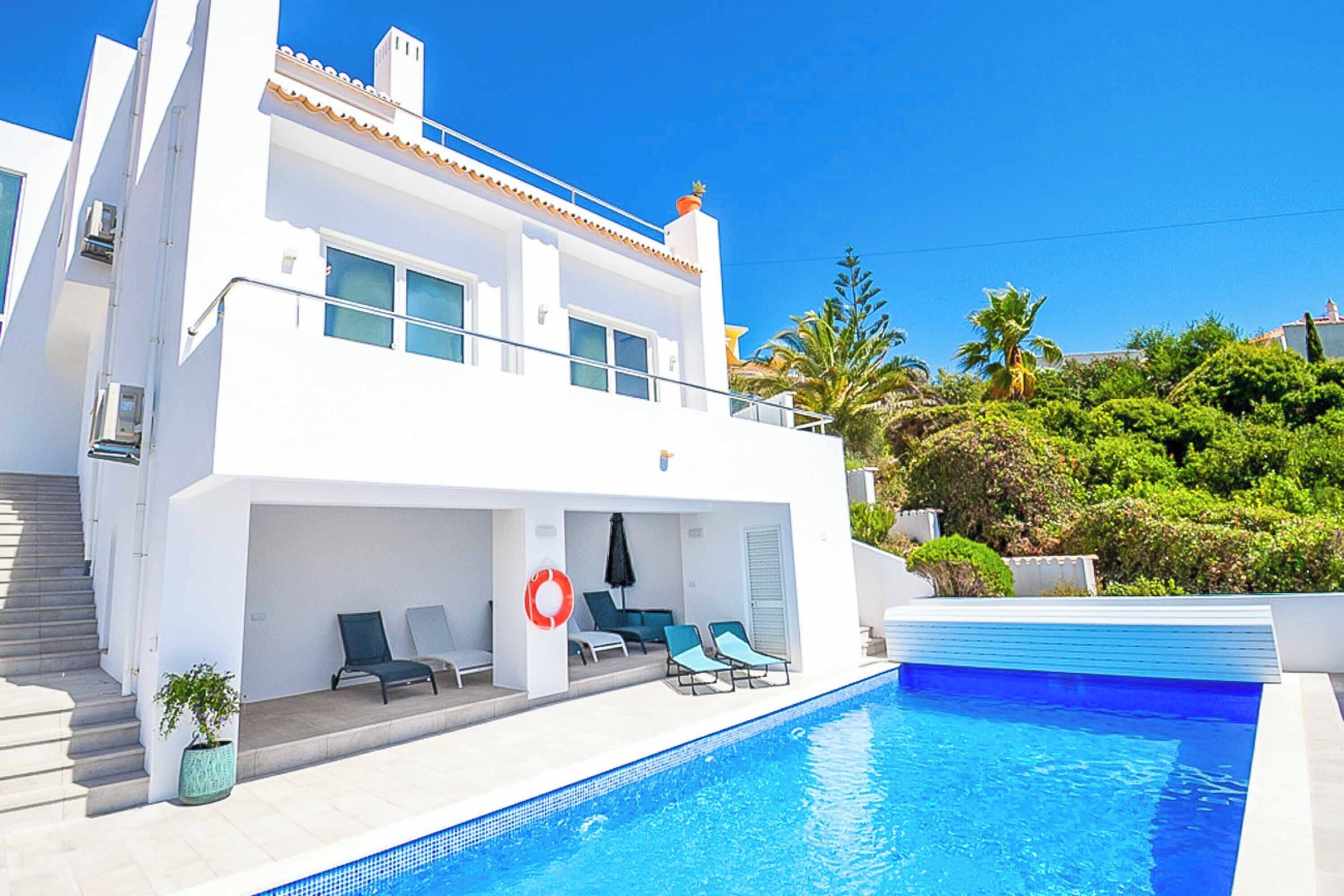 Villa (6 Bedrooms) | Exterior