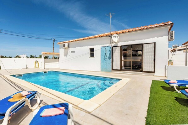 Villa (2 Bedrooms) | Front of property
