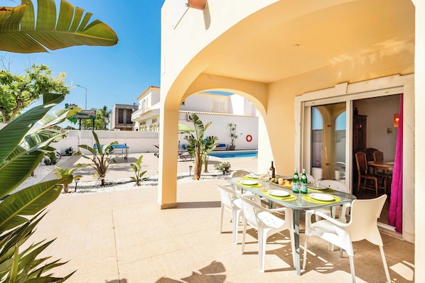 Villa (3 Bedrooms) | Außenbereich
