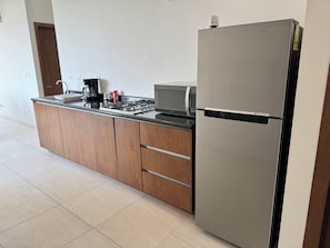 Family Apartment, Garden View | Private kitchen