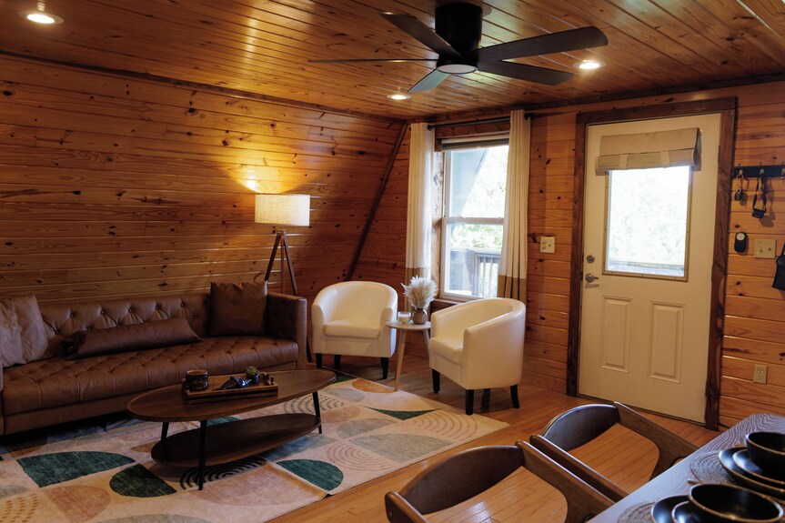 Gulf Views, Game Room, Fire Pit, Walk To Boat Launch And Pier, Near Down Town - Ocean Springs, MS