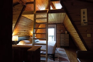 1 bedroom, desk, iron/ironing board, WiFi