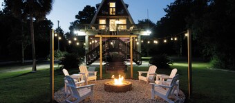 Gulf Views, Game Room, Fire Pit, Walk to Boat Launch and Pier, Near Down Town