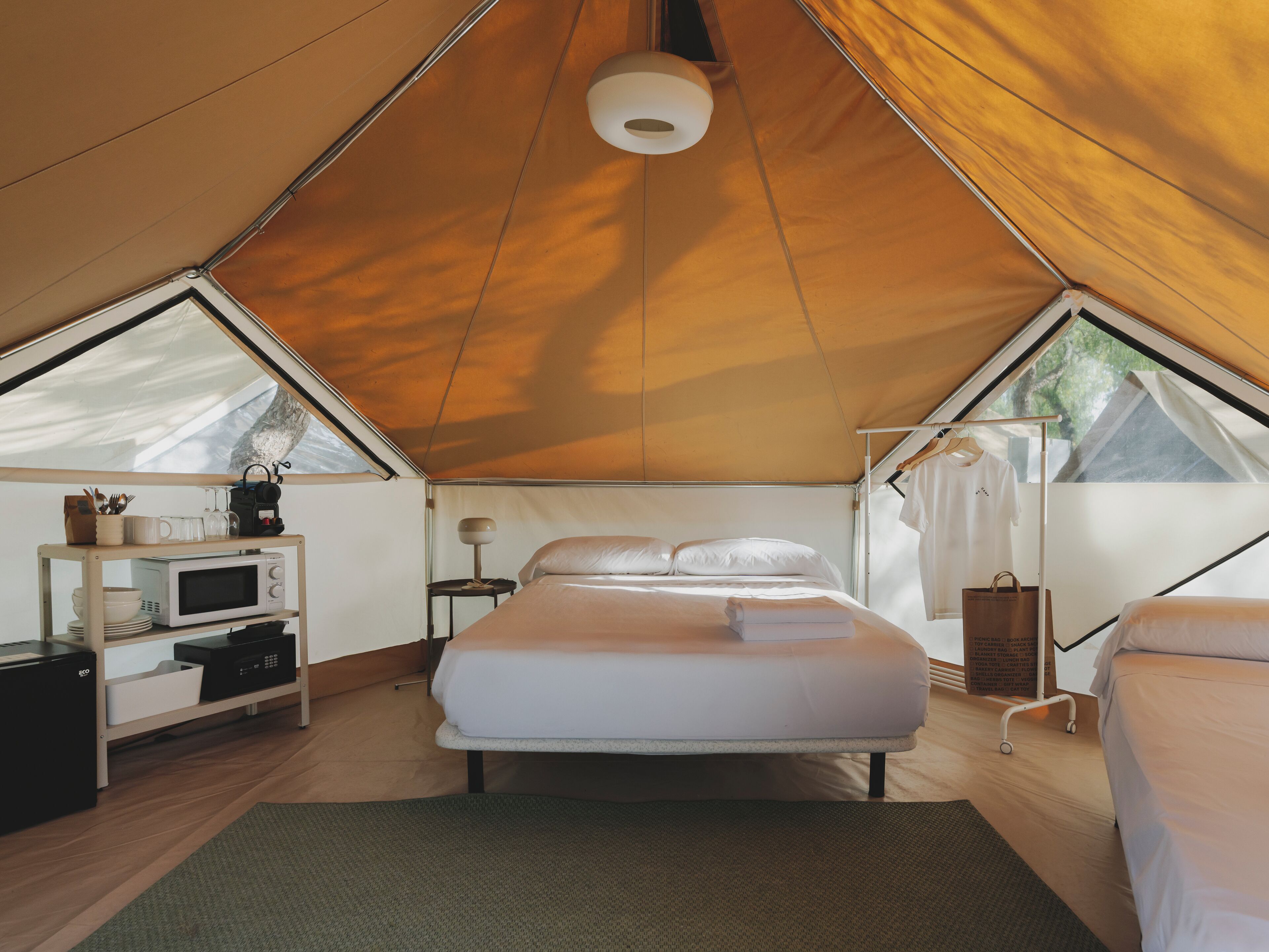 客房内保险箱、免费 WiFi、床单