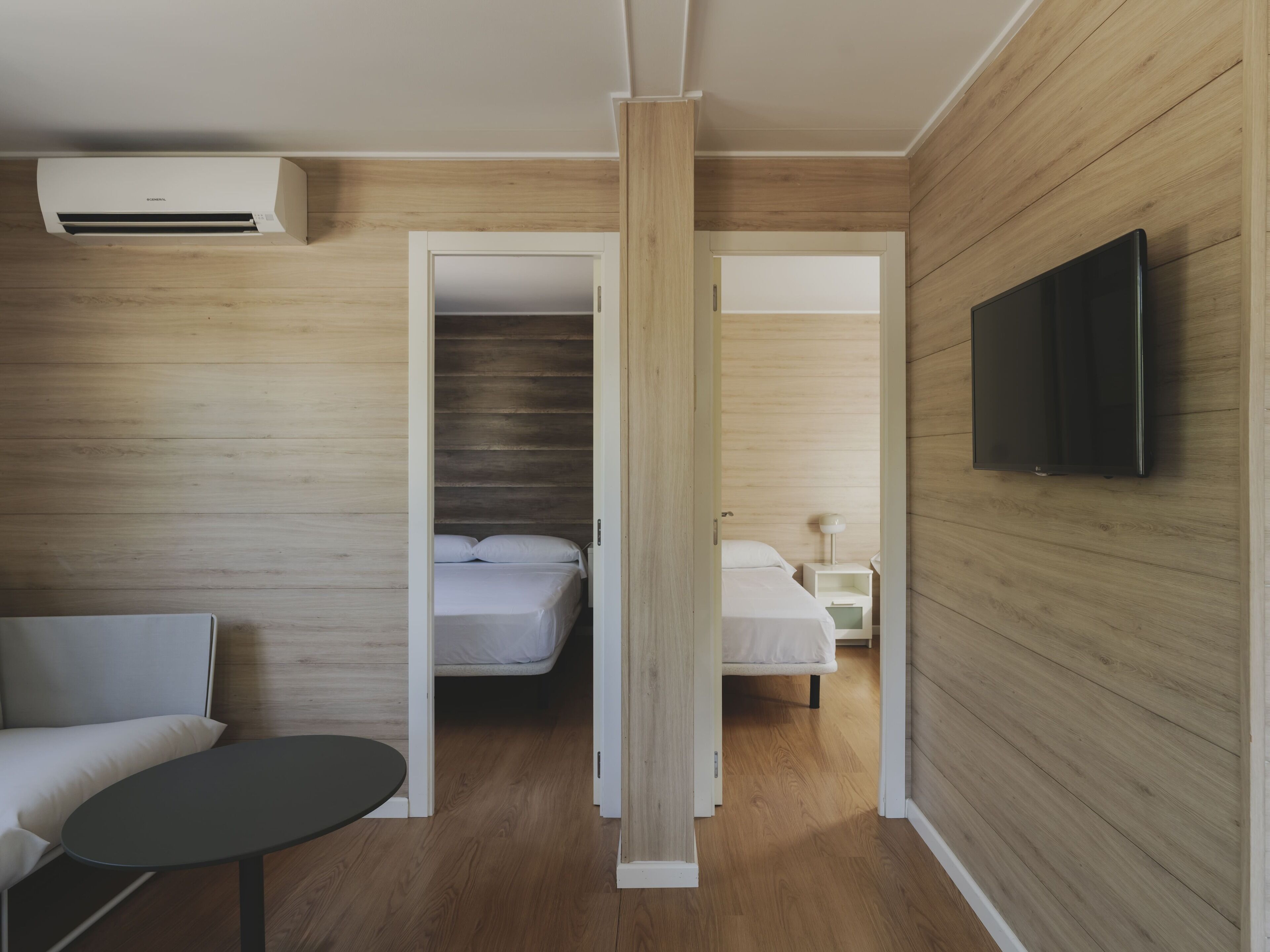 Coffres-forts dans les chambres, Wi-Fi gratuit, draps fournis