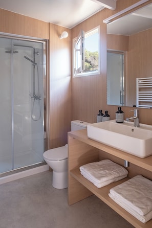 Family Mobile Home | Bathroom
