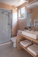 Family Mobile Home | Bathroom