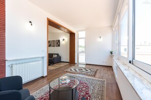 Apartment | Living area | 40-inch Smart TV with digital channels