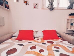 Fer et planche à repasser, accès Internet, draps fournis