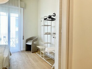 4 bedrooms, free WiFi, bed sheets