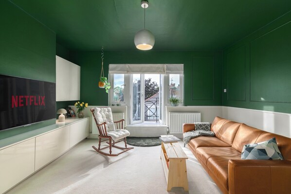 Fernseher, Stereoanlage, Arbeitsbereiche