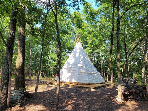 The Crow Tipi at Cedar Ridge Ranch & Trails