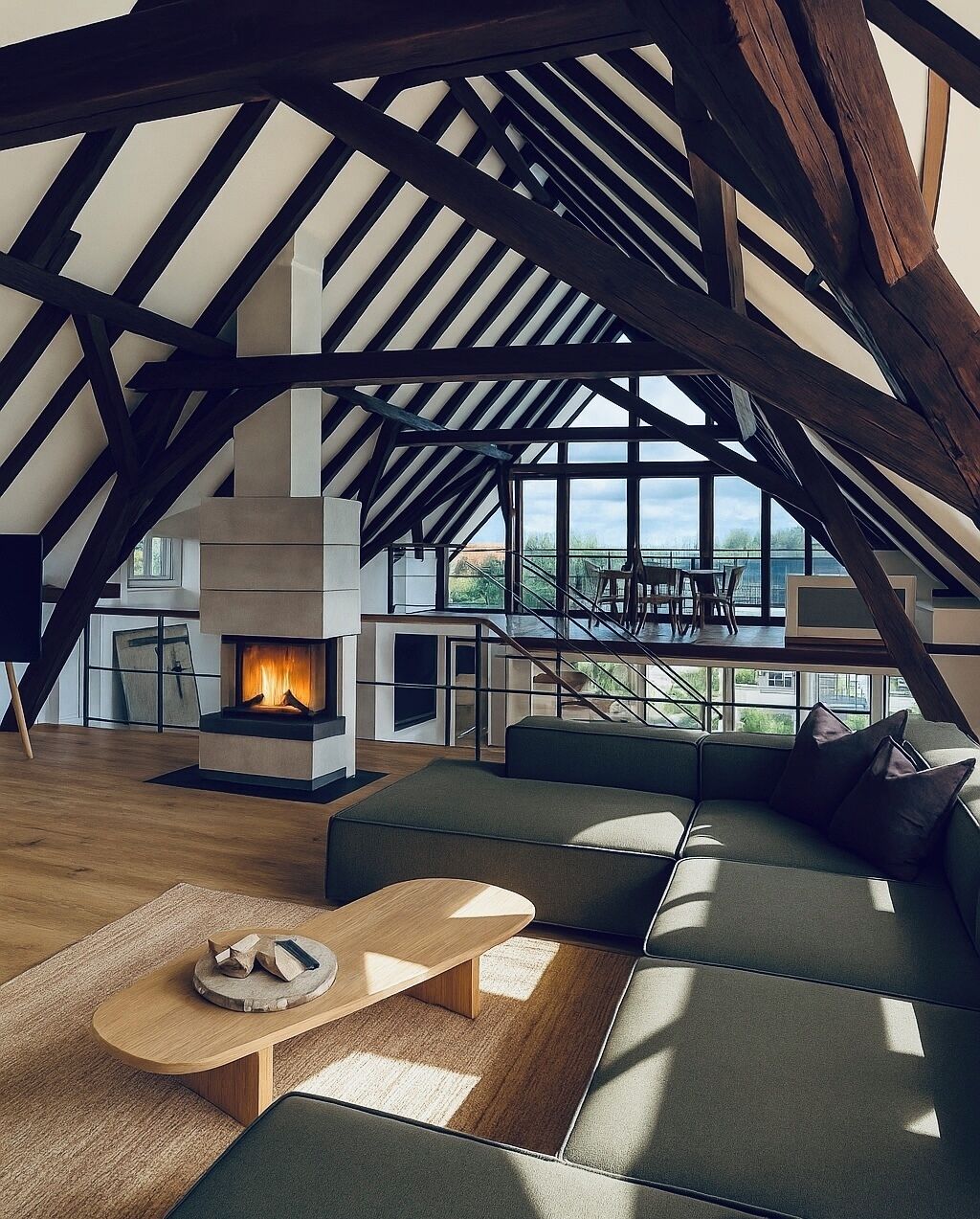 Smart-TV, peis og bøker