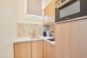 冷蔵庫、電子レンジ、コンロ、食器洗い機