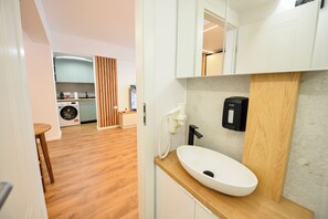 Bathroom - Grand Studio - Cismigiu Park (Bucharest)