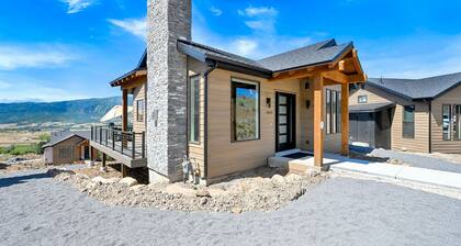 Eden Mountain Cabin with Hot Tub & Views