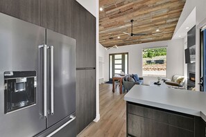 Interior - Eden Mountain Cabin with Hot Tub & Views (Eden)