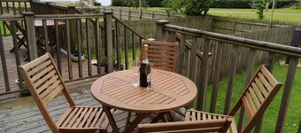 Cosy cottage in a stunning location - on the shore of Loch Linnhe near Glencoe