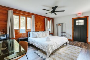 Bureau, fer et planche à repasser, Wi-Fi gratuit, draps fournis