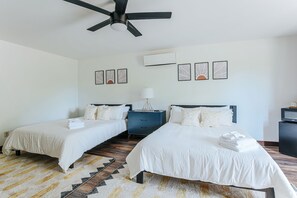 Desk, iron/ironing board, free WiFi, bed sheets - Spacious 2-Queen Studio w/ Desk | Pet-Friendly (Afton)