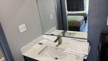 Seife, Shampoo, Toilettenpapier