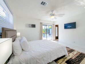 3 bedrooms, iron/ironing board, WiFi, bed sheets