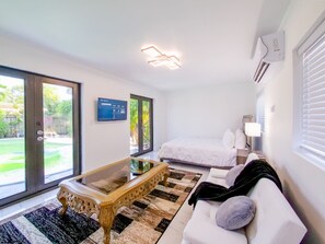 3 chambres, fer et planche à repasser, Wi-Fi, draps fournis