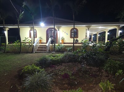 Newly Remodeled Villa Las Flores, 13 guests, 5 Rooms, 4 full bathrooms, AC