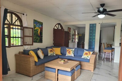 Newly Remodeled Villa Las Flores, 13 guests, 5 Rooms, 4 full bathrooms, AC