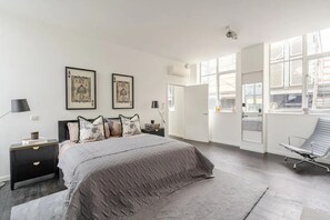 2 bedrooms, iron/ironing board, travel cot, WiFi