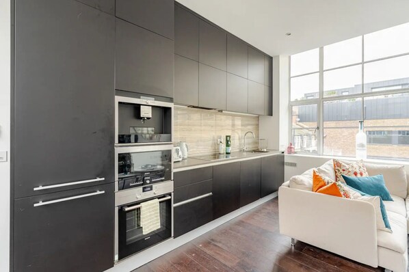 Fridge, microwave, oven, stovetop