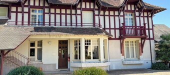Le Manoir du Moulin, in the heart of the Loire castles, sleeps up to 65.