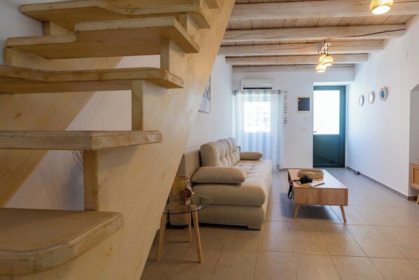 Appartement Classique, cuisine, côté cour intérieure | Coin séjour