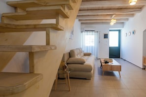 Departamento clásico, cocina, en el área del patio | Área de sala de estar
