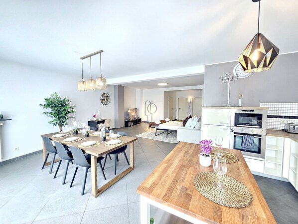 Private kitchen - Well Appointed 2BR w terrace&parking (Luxembourg City)