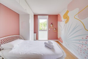 3 bedrooms, iron/ironing board, free WiFi, bed sheets