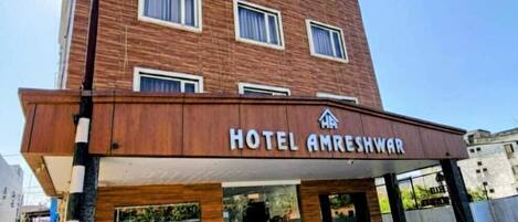 Fachada da propriedade