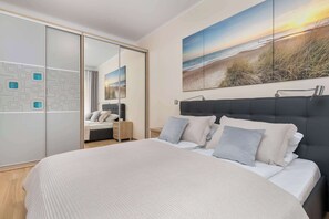 1 chambre, fer et planche à repasser, lit parapluie, Wi-Fi
