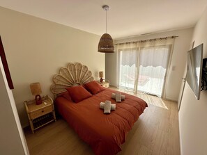 4 bedrooms, iron/ironing board, WiFi