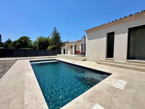 Outdoor pool, a heated pool - Bastida Provença with private pool (Le Thor)