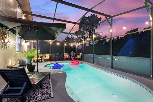 Een verwarmd zwembad