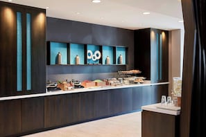 Free daily continental breakfast